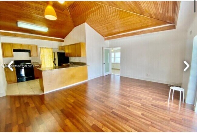 Building Photo - 2402 NW 42nd St