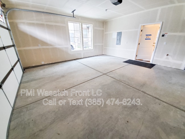 Building Photo - 268 E Sandy Sage Way