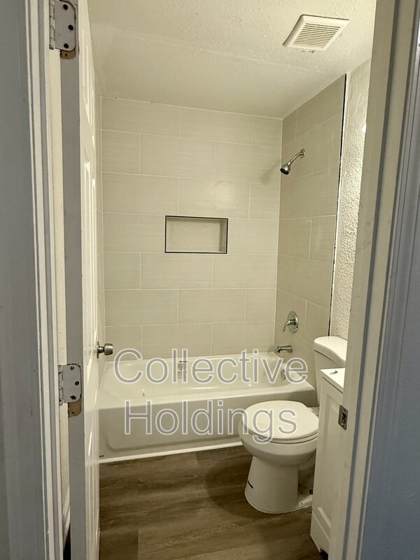 Building Photo - 7213 Naples Ave