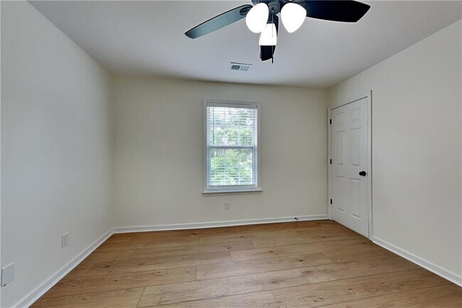 Building Photo - 420 Sable Ct