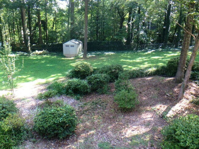 Building Photo - East Cobb with Finished Basement