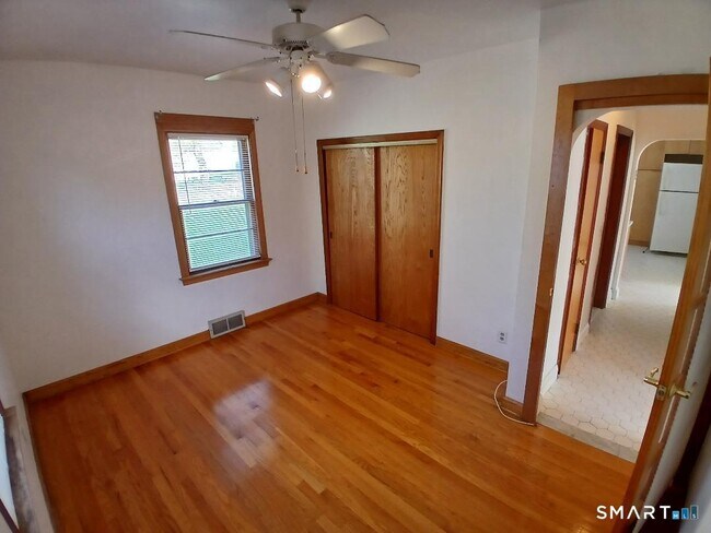 Building Photo - 16 Church St