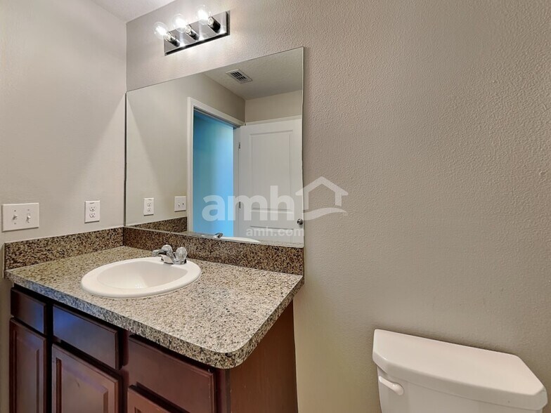 Building Photo - 10116 Carloway Hills Dr