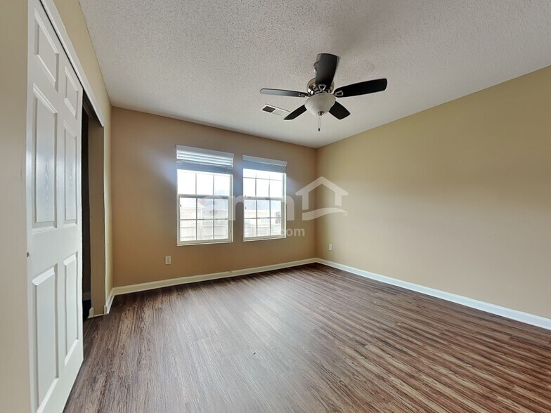 Building Photo - 10098 Chariden Dr