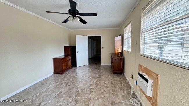 Building Photo - 5557 Floral Ave