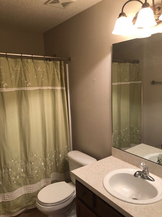 Building Photo - 3 br, 2 bath House - 185 TWIN LAKES DRIVE