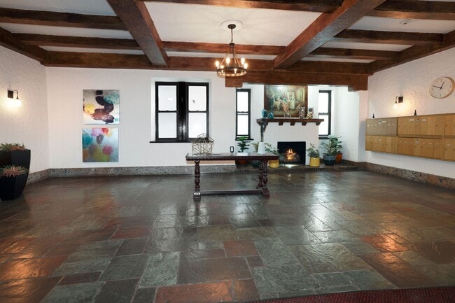 Building Photo - 56 Glenwood Ave