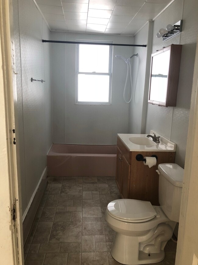 Building Photo - 15 LLC-54 Sailly Avenue
