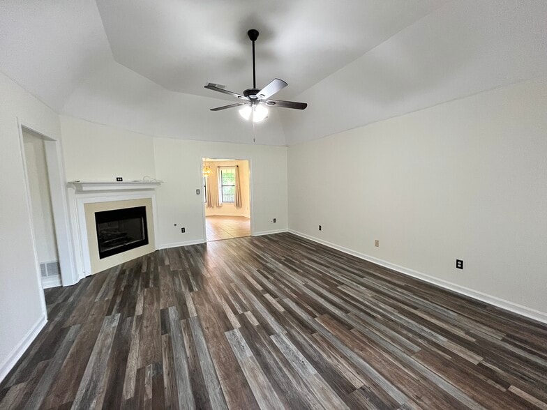 Building Photo - 10093 Fox Chase Dr
