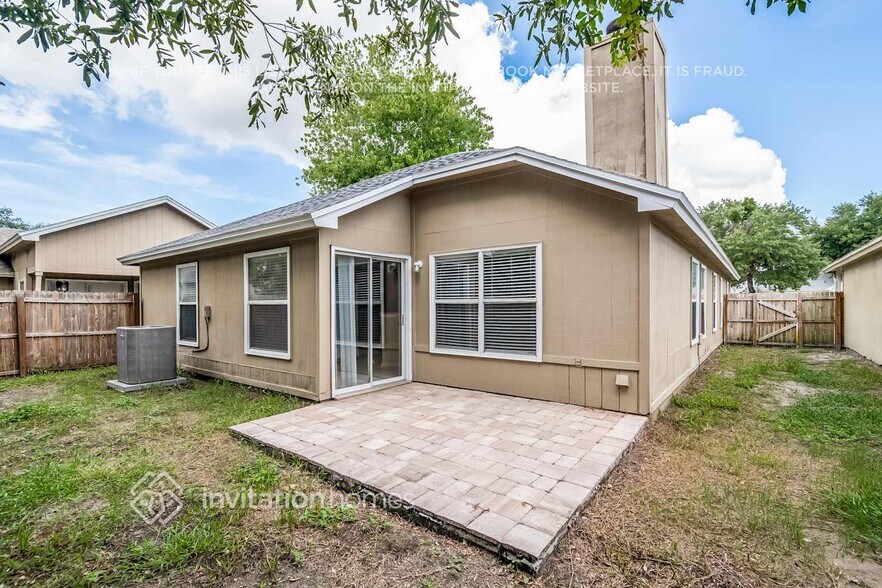 Building Photo - 12370 Carriann Cove Trail S