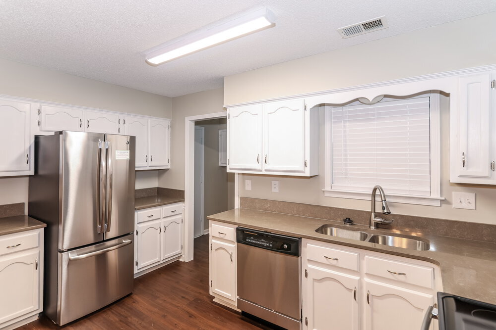 Building Photo - 5599 Annandale Dr