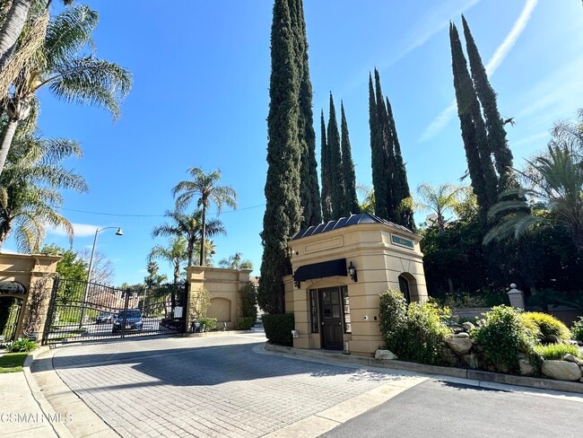 Building Photo - 4328 Park Verdi