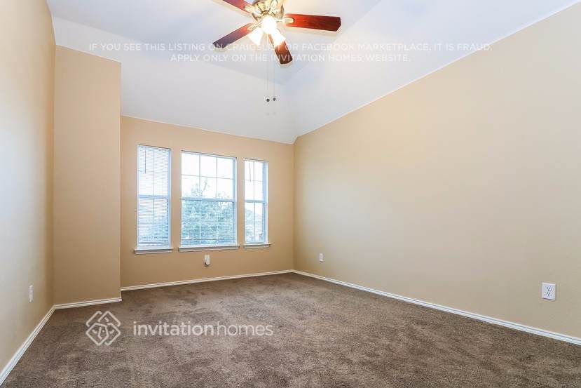 Building Photo - 2360 Merlin Dr