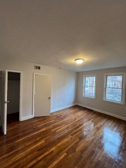 Building Photo - 166 Chancellor Ave