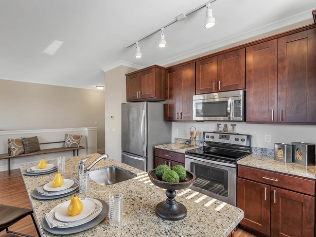Building Photo - Centerra Pointe