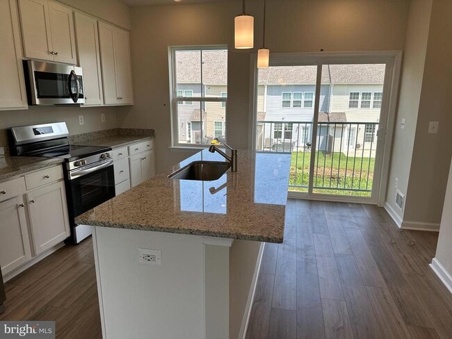 Building Photo - 123 Brashear Ct