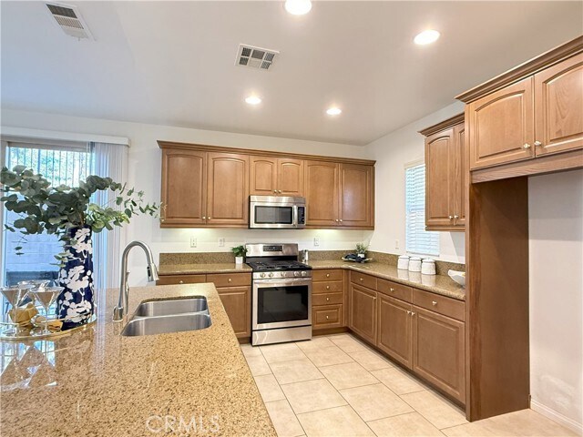 Building Photo - 81 Keepsake