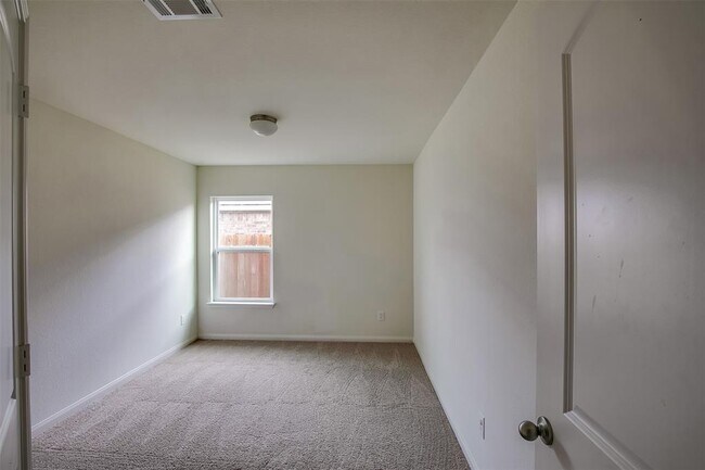 Building Photo - 149 Proclamation Ave