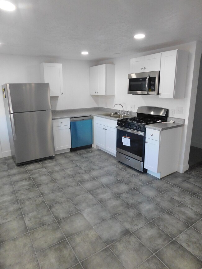 Building Photo - 2041 W 3100 S