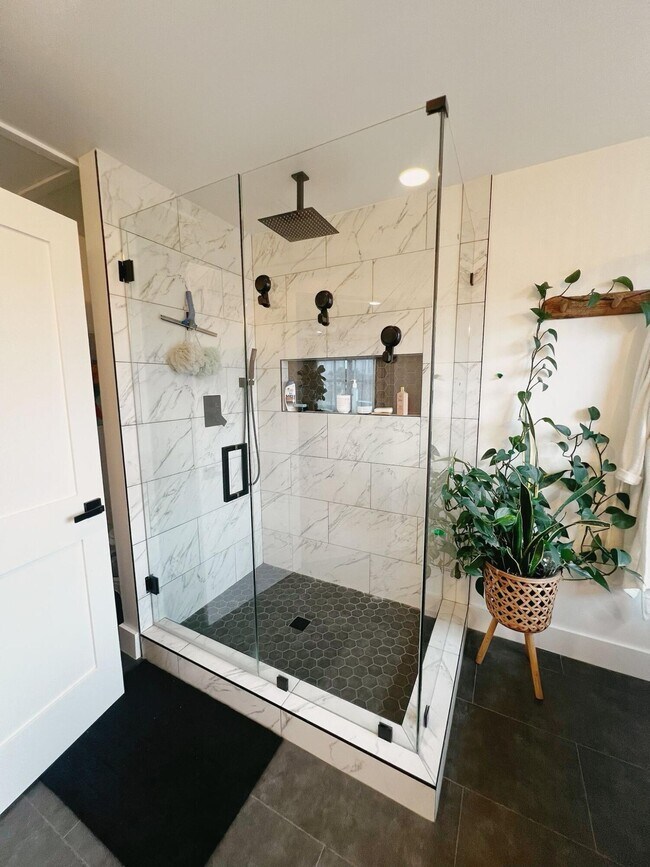 Building Photo - 9775 Arbor Meadow Dr
