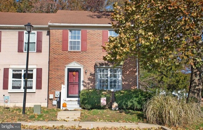 Building Photo - 7 Lamplighter Ln