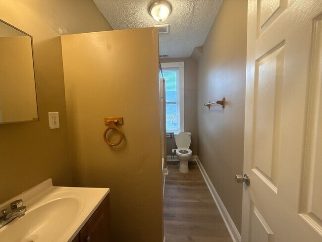 Building Photo - 3012 White Ave