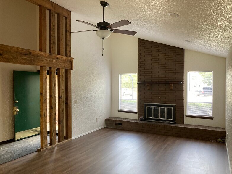 Fireplace and high ceilings - 1400 Val Genes Rd