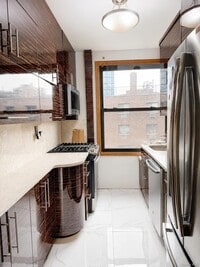 Building Photo - 98-22 63rd Dr