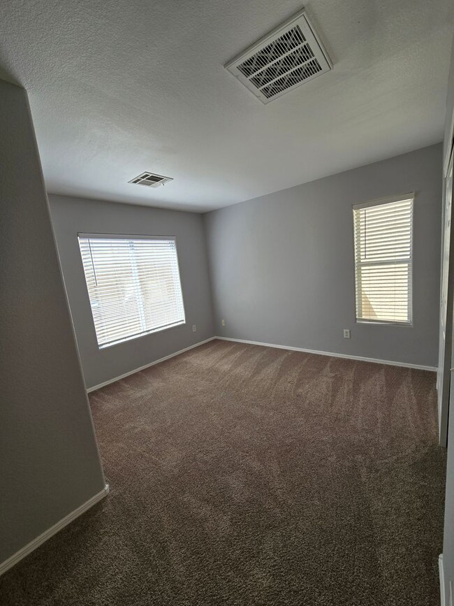 Building Photo - Fabulous 3-Bedroom, 3.5-Bathroom Home with...