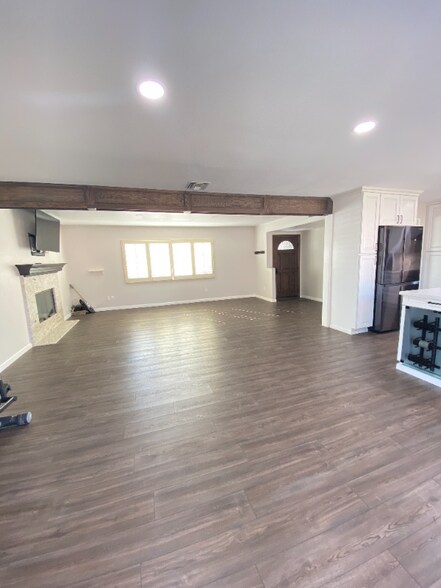 Building Photo - 3148 Waco Ave