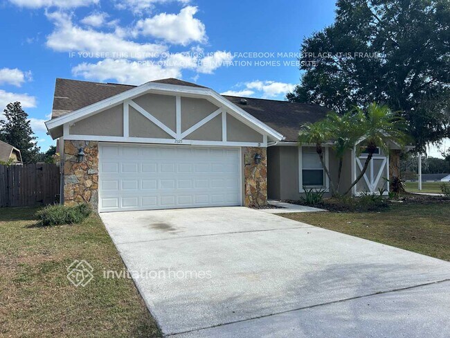 Building Photo - 2825 Mnr Hl Dr