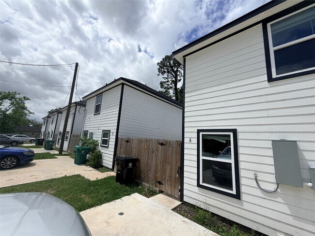 Building Photo - 8115 Denton St