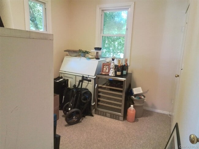 Building Photo - 35 Doris Ave