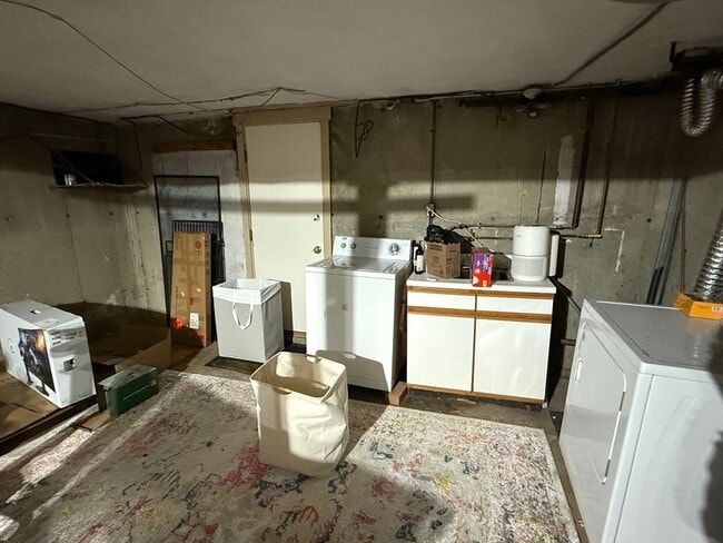 Building Photo - 2 Frazer Rd