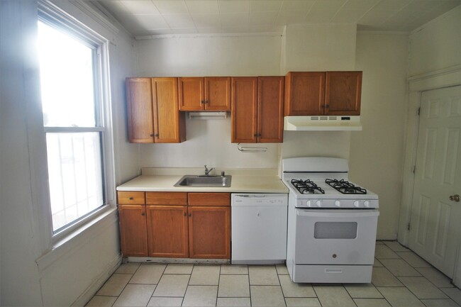 Building Photo - 2025/2026 JHU Off-Campus Awesome 6bd/3ba s...