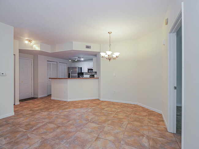 Building Photo - 5060 Fairways Cir