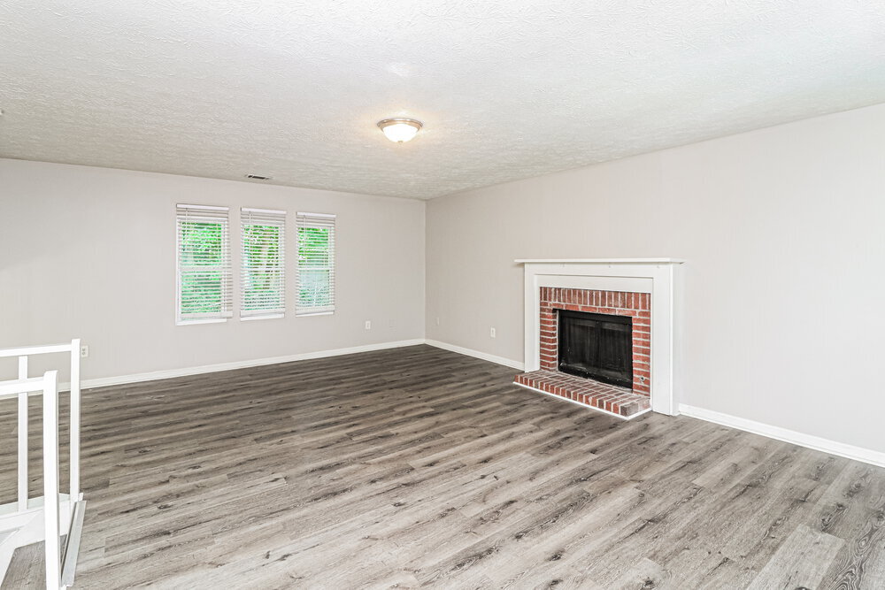 Building Photo - 5895 Brookside Dr SE