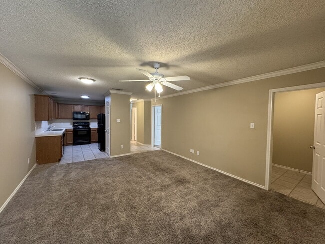 Building Photo - Captivating Home Located in Northwest Corr...