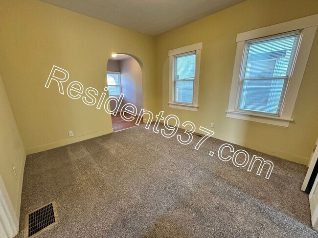 Building Photo - 2 Bed 2 Bath home