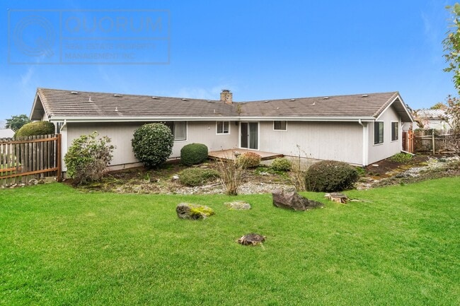 Building Photo - Beautiful 4 Bed 2 Bath House