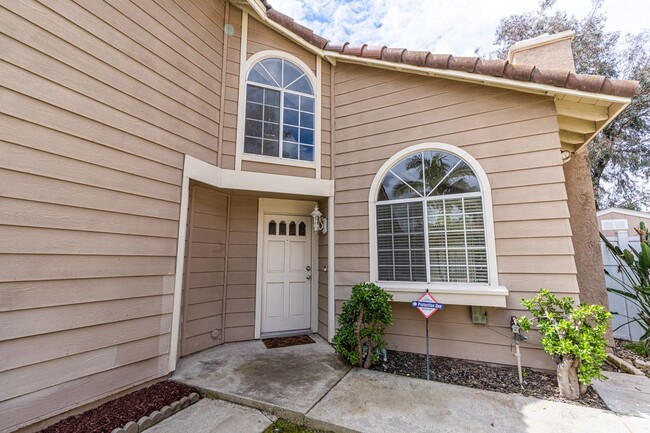 Building Photo - 13564 Cres Hill Dr