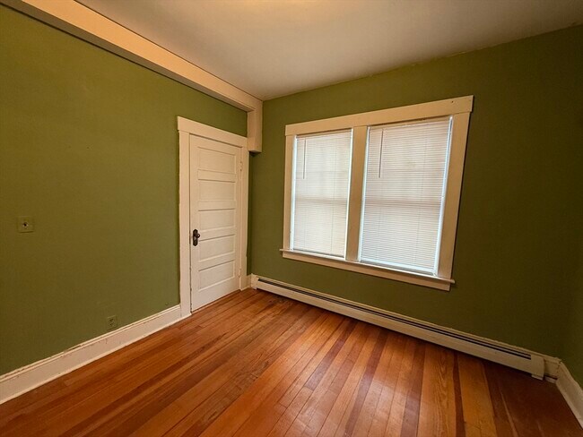 Building Photo - 173 Princeton Blvd