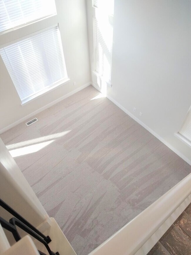 Building Photo - Bluffdale Townhouse Rental in Bringhurst S...