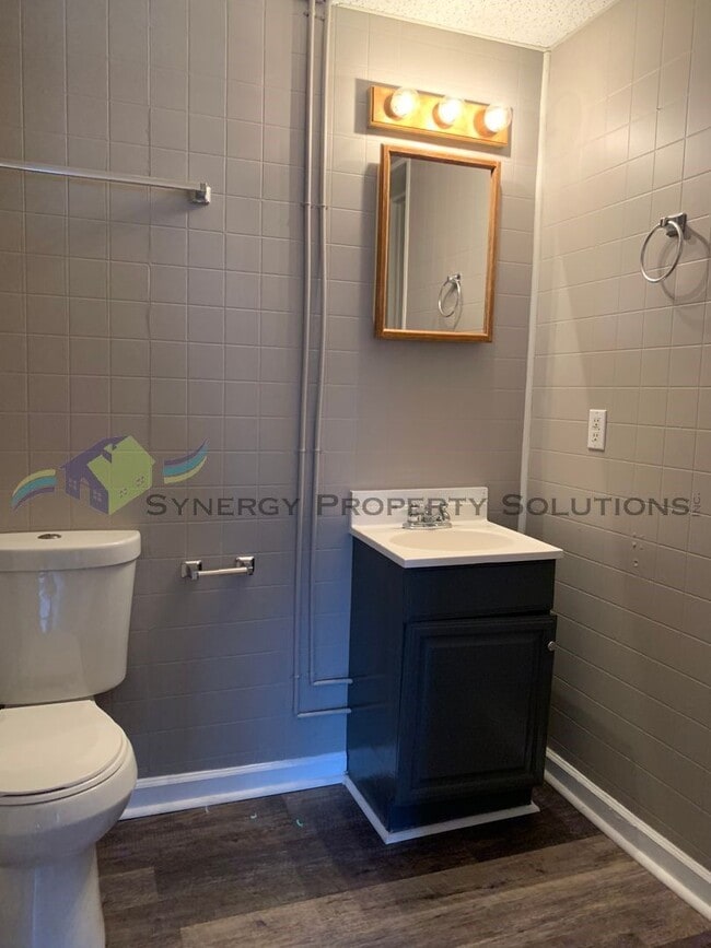 Building Photo - Madison Rental