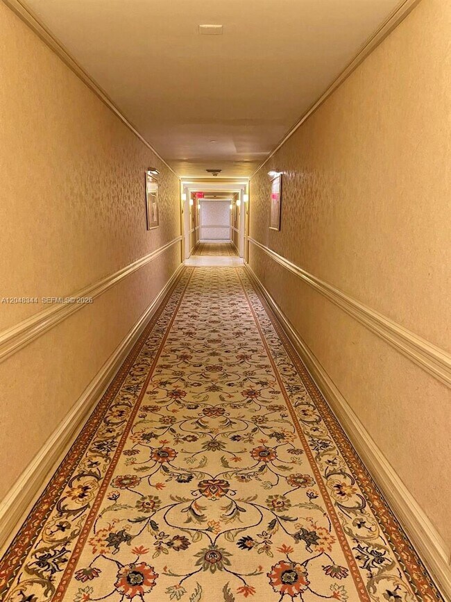 Building Photo - 20281 E Country Club Dr