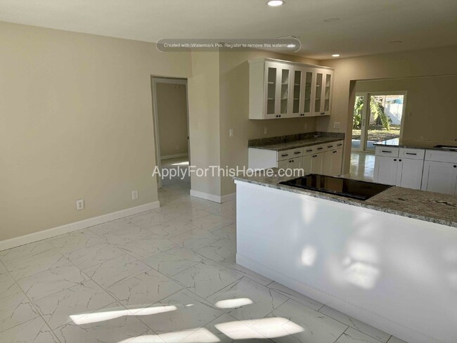 Building Photo - Single Family Home - Remodeled