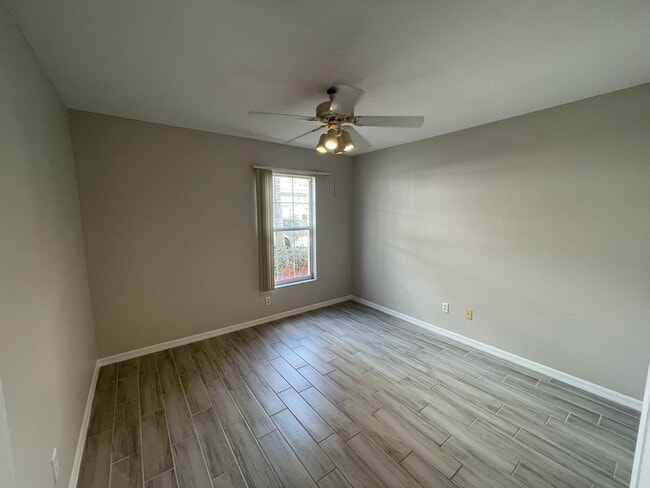 Building Photo - ANNUAL RENTAL - 2 BED/2BATH CONDO - THE MANOR AT MORTON GROVE