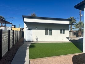 Building Photo - 8130 W Amelia Ave