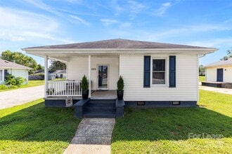 Building Photo - 1525 Perfection Ave