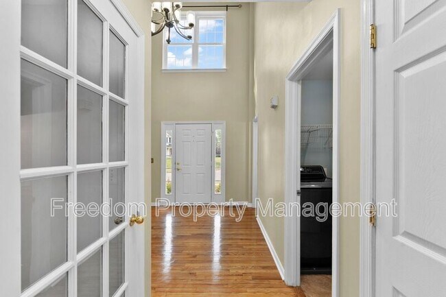 Building Photo - 9140 Worthington Dr